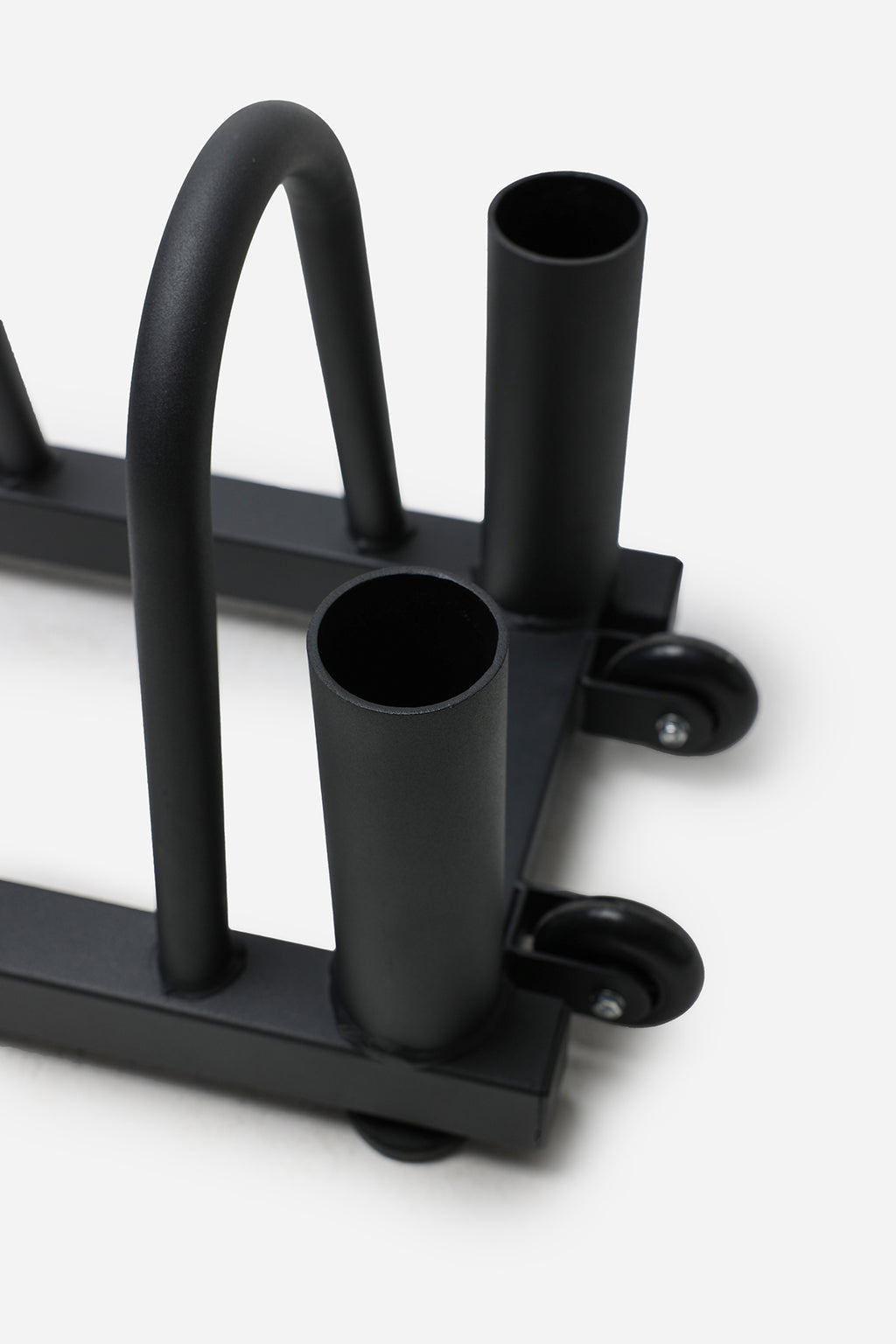 Distinctive “toast rack” style internal cut-outs
Made from durable rubber or urethane
Steel center ring for barbell compatibility
Easier to grip, lift, and handle
Available in standard bumper plate weights (e.g., 10kg, 15kg, 20kg, 25kg)
Suitable for Olympic lifting, CrossFit, and general strength training
2